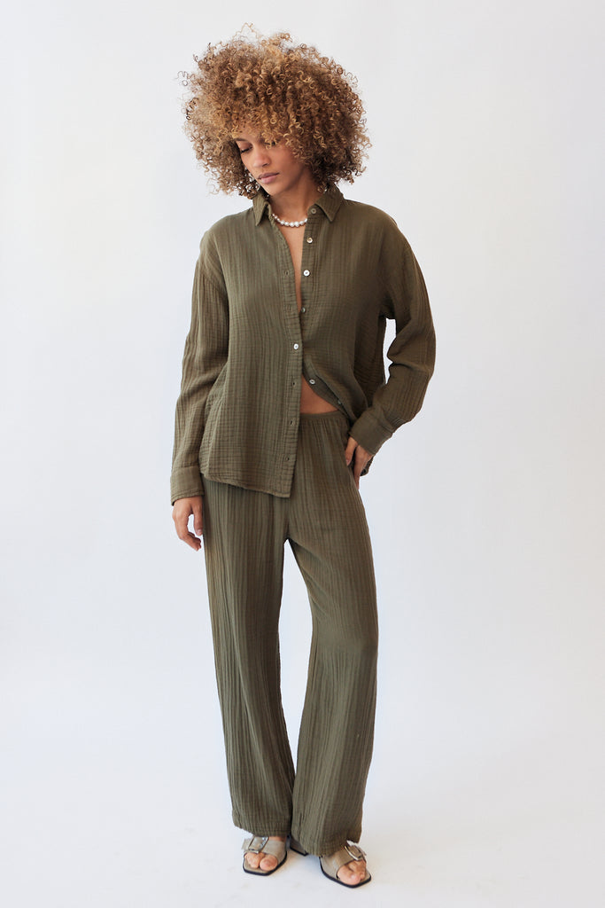 Donni Bubble Crop Simple Pant in Olive at Parc Shop | Minneapolis, MN 