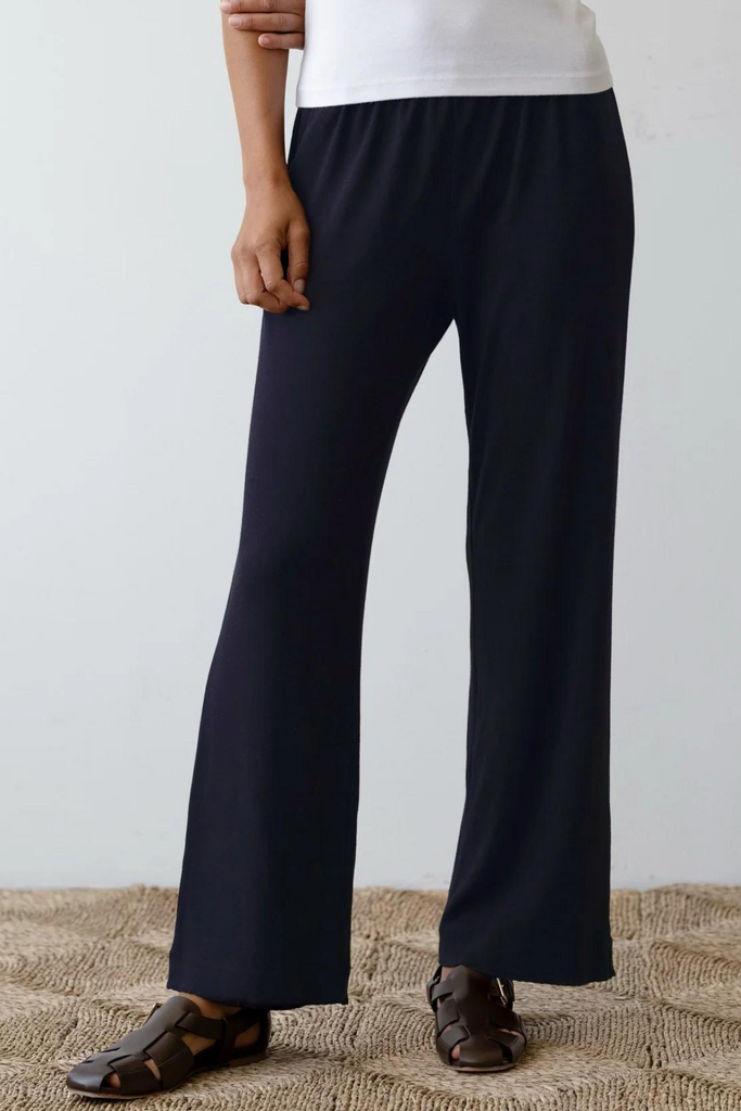 Donni Baby Rib Scallop Pant in Navy at Parc Shop