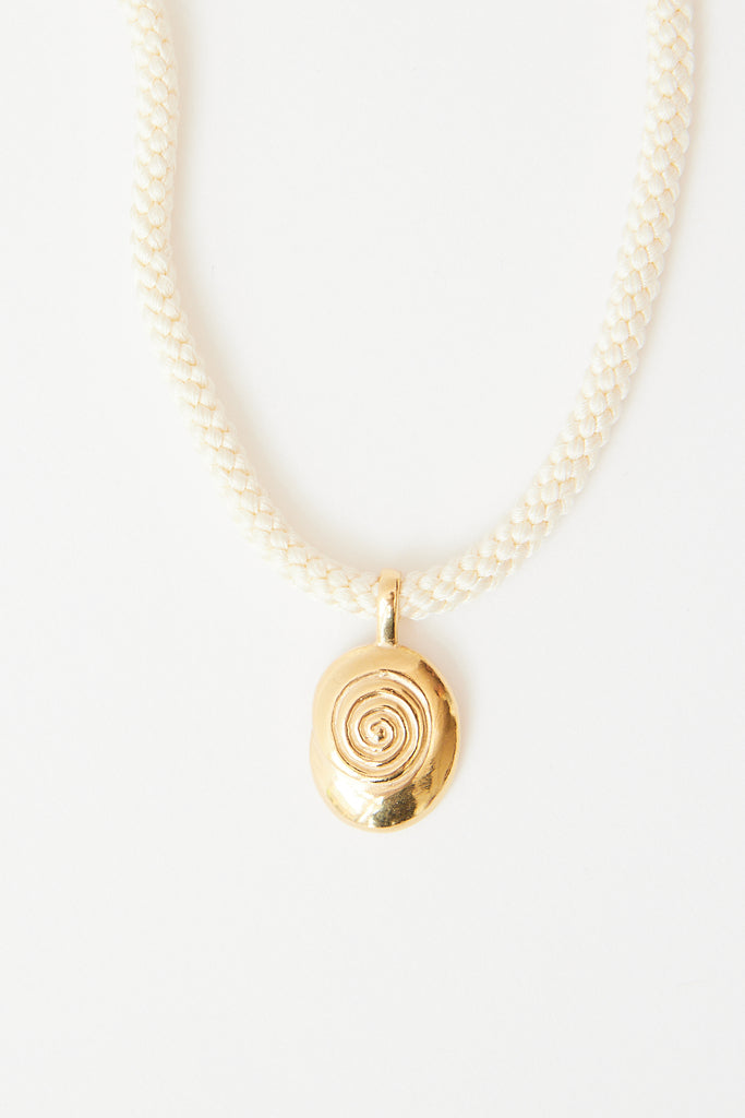 Kara Yoo - Sand Nautilus Silk Necklace - Gold - Parc Shop